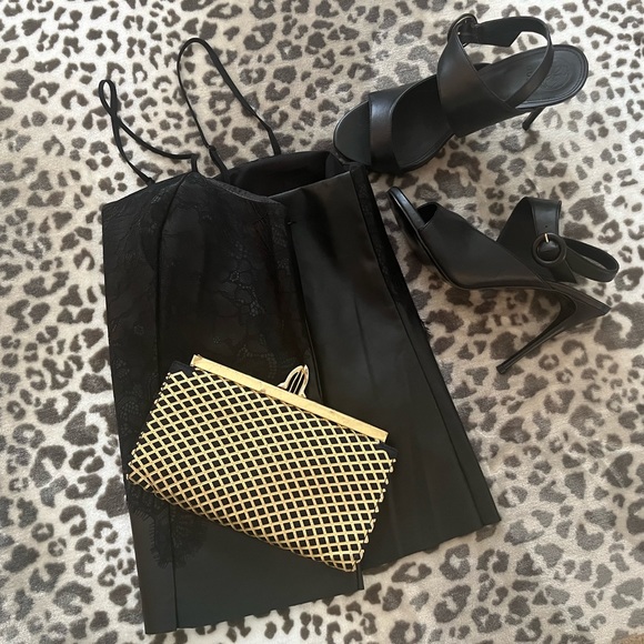 BLACK GUESS HEELS 9.5 M - Picture 11 of 11